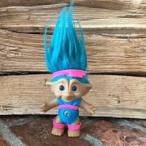 Ace novelty 5" EXERCISE WORKOUT GYM GIRL Troll peek-a boo Jewel Aqua blue hair